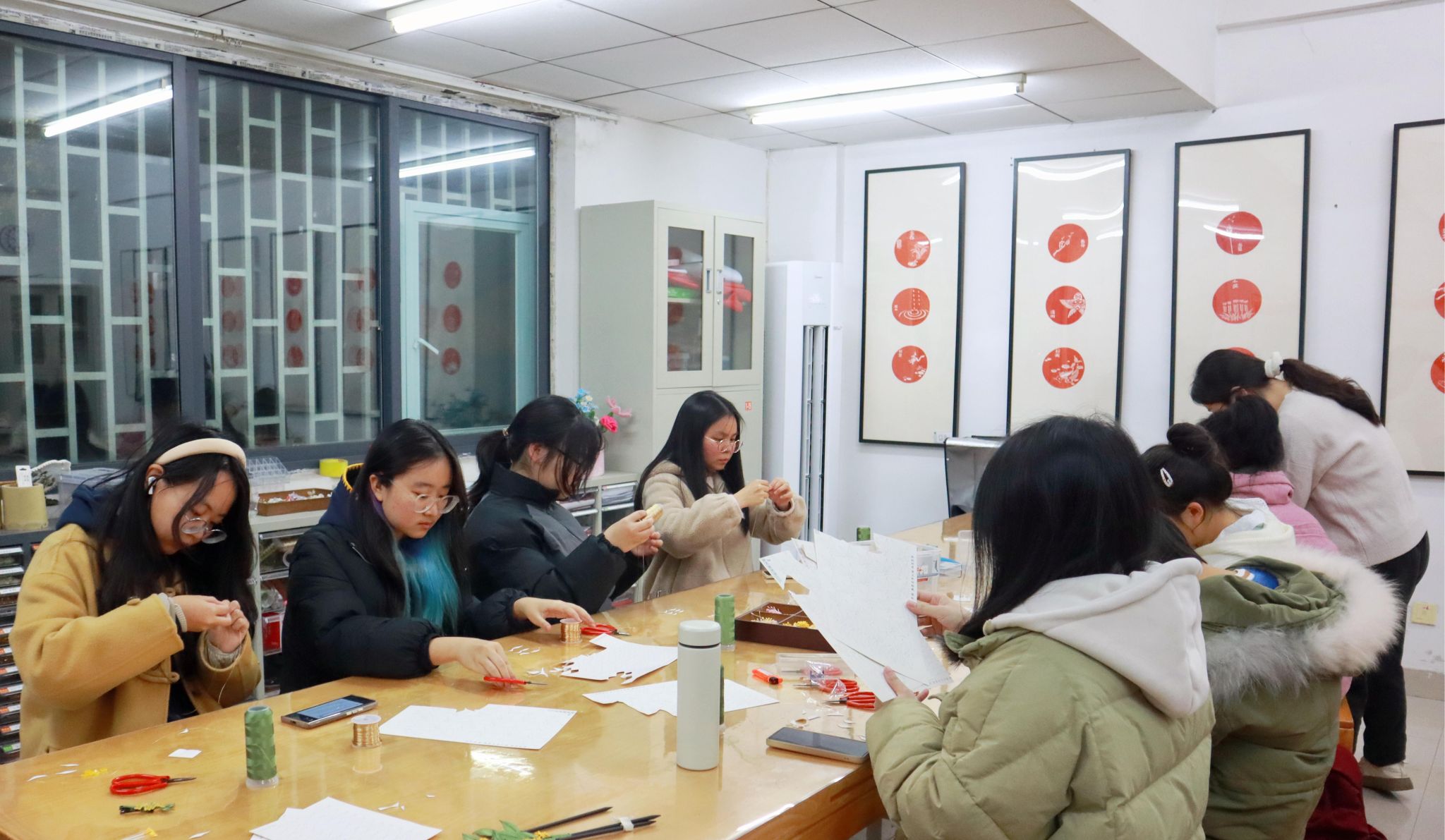 “一站式”学生社区｜ 第61期发钗制作活动顺利开展