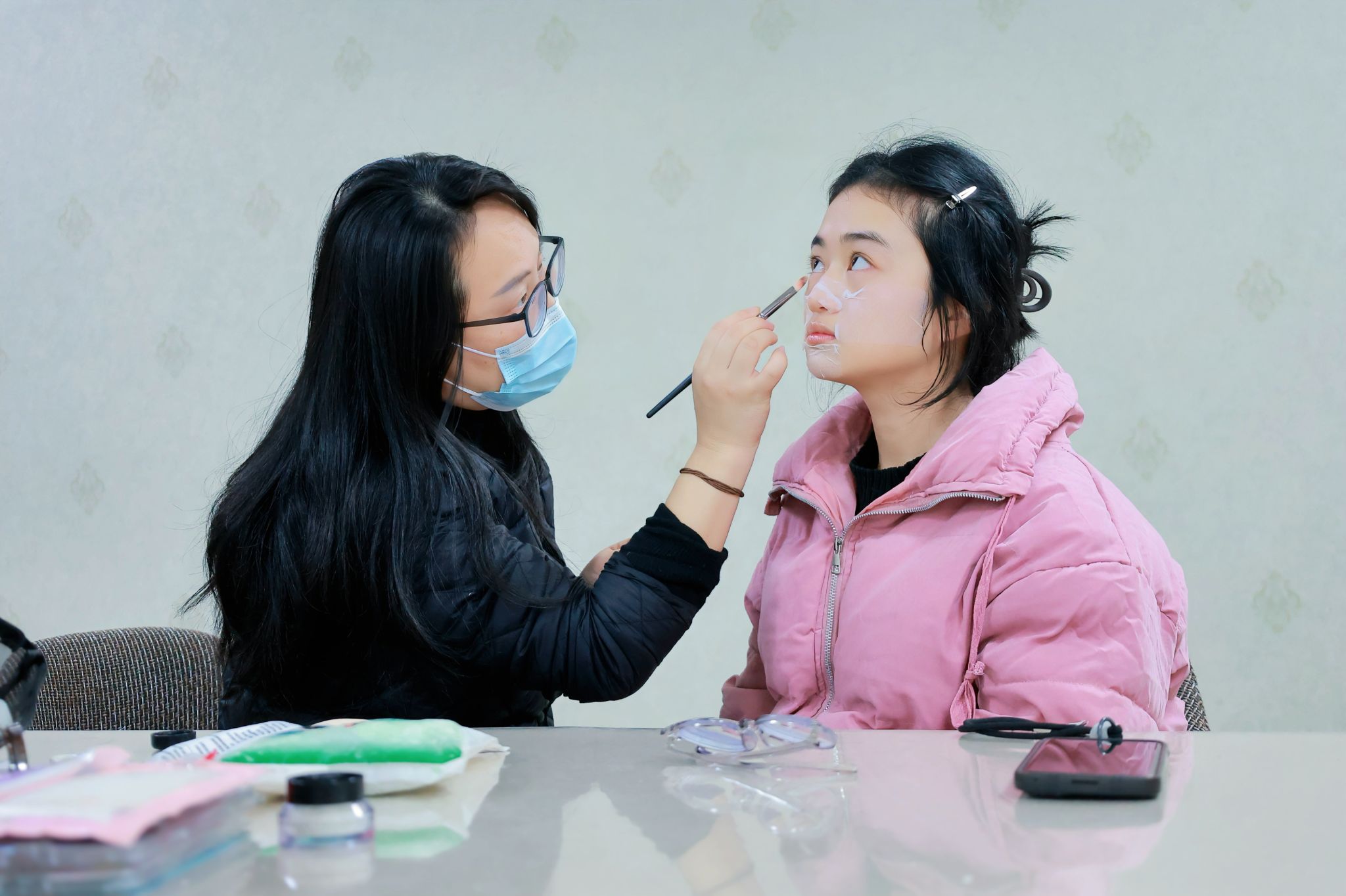 “一站式”学生社区 |“内修外塑”顺利开展全妆串讲与实操指导活动