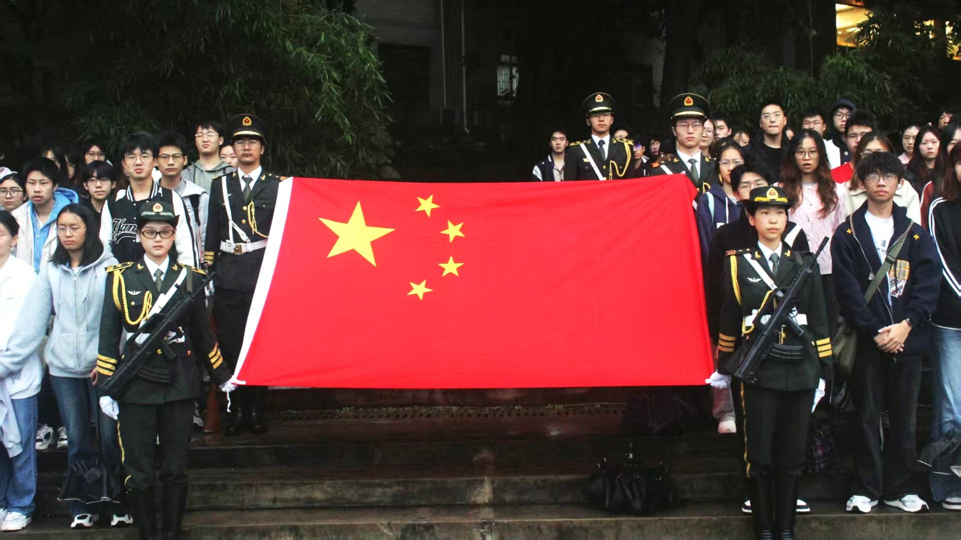 2025—2026学年第一学期第十周升国旗仪式