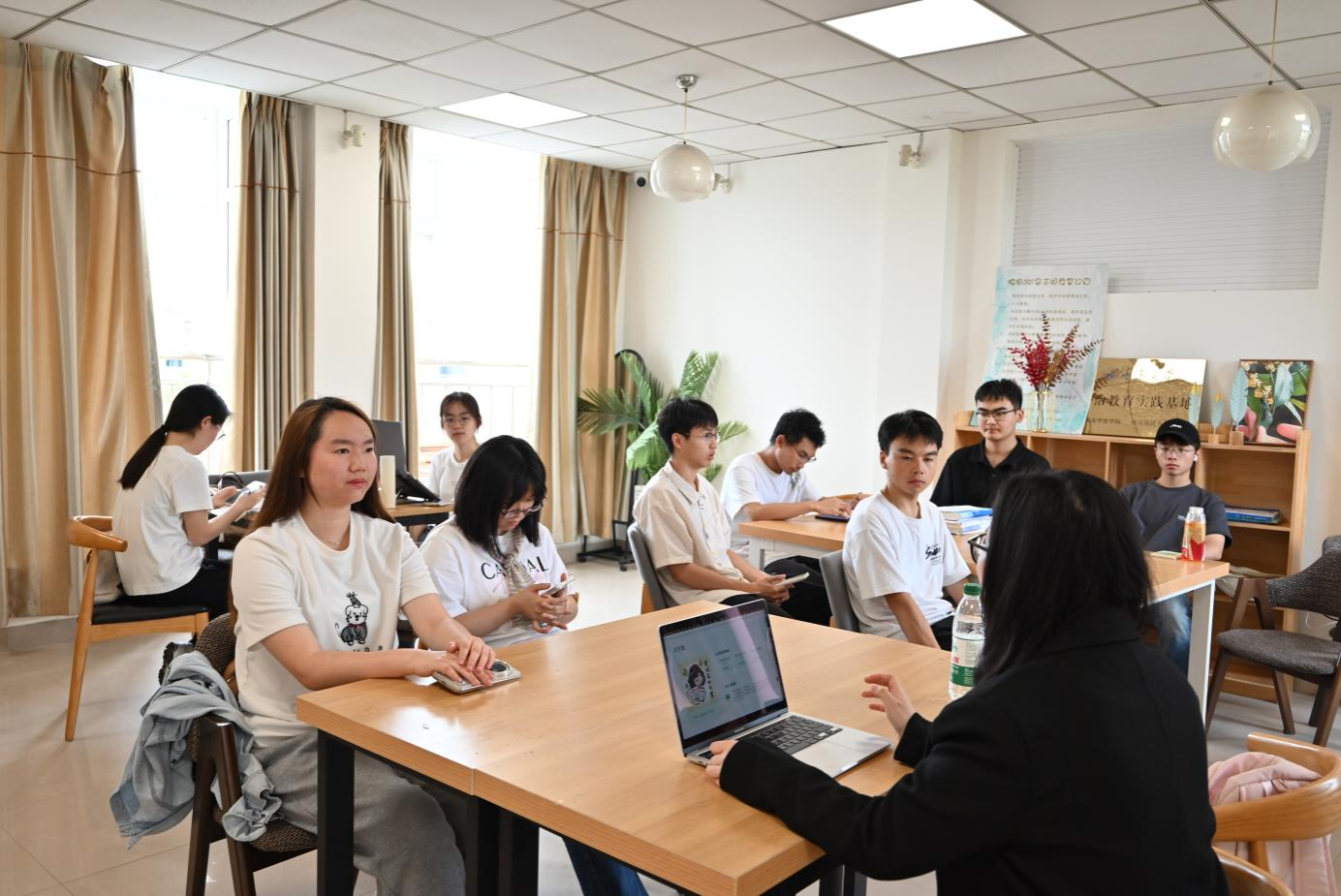 “一站式”学生社区 | 英语六级备考经验分享会顺利举办