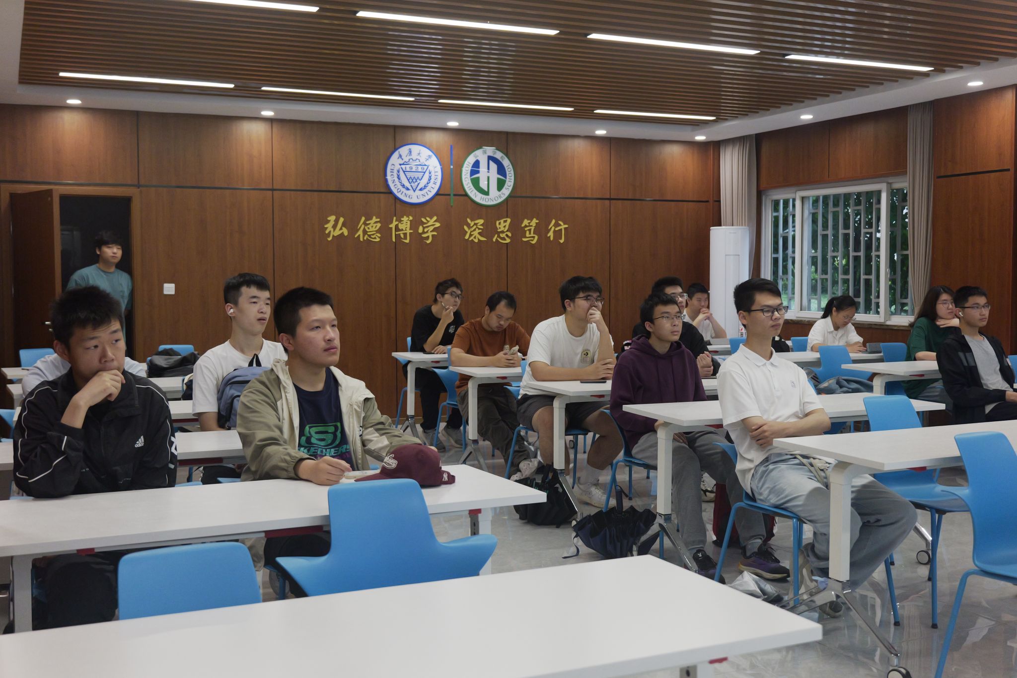 数模经验“点对点”传授，助力学业实践成长——“数模研讨会”活动顺利举办